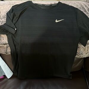 Nike running shirt medium
